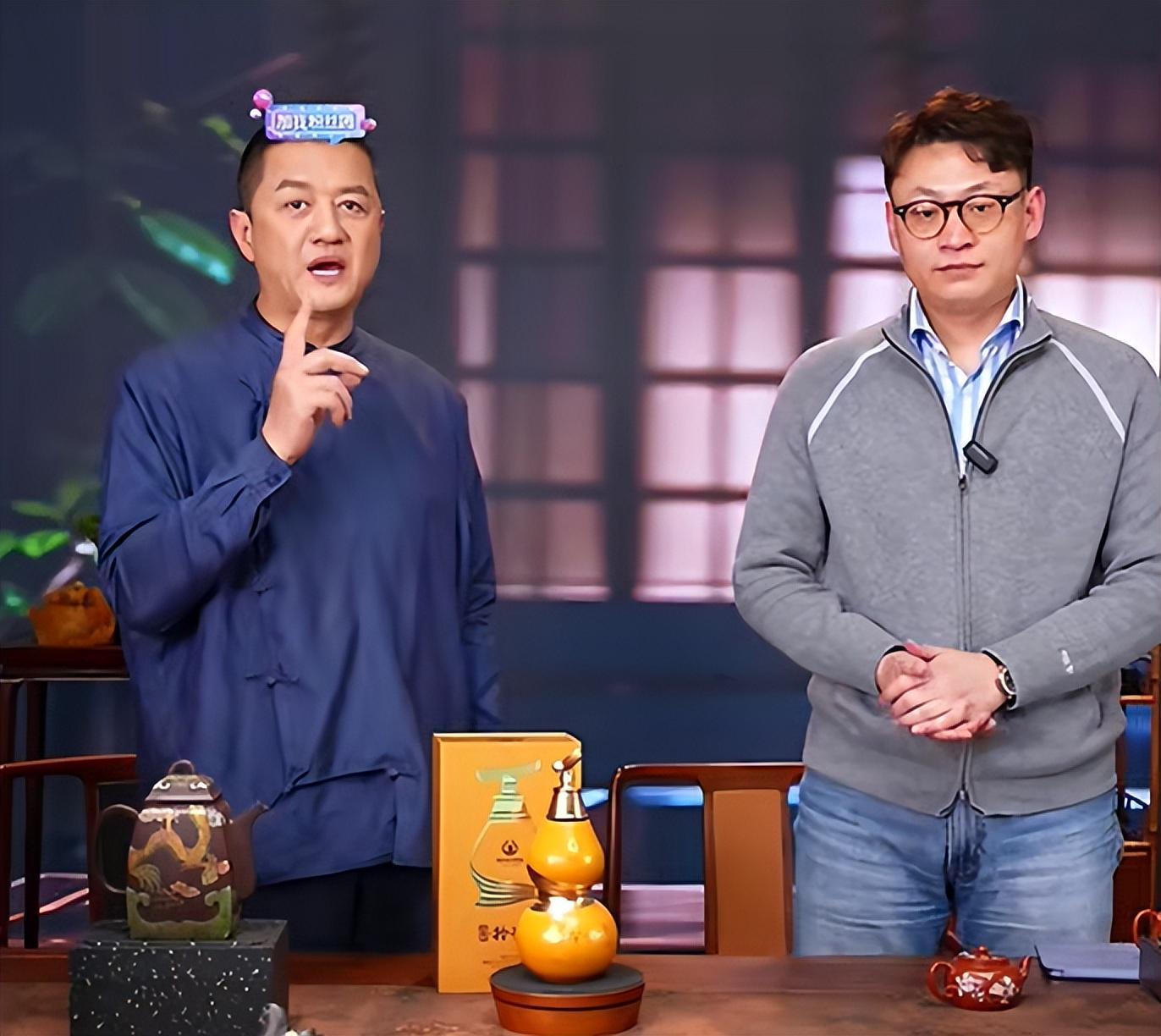 星空体育官方网站-李亚鹏接不住泼天流量，首场直播卖茶叶和紫砂壶，快急死网友了