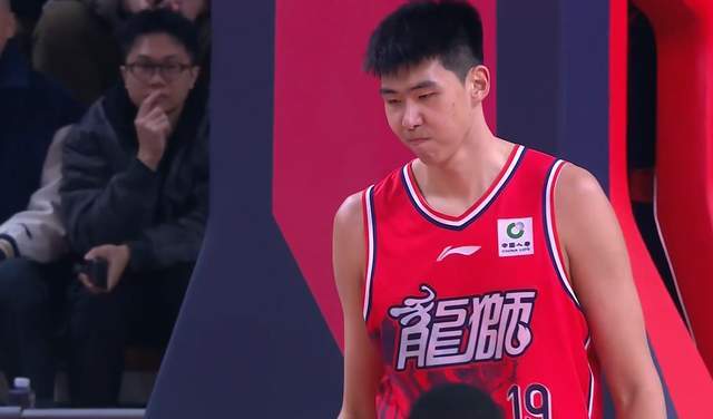 星空体育app下载-篮板第1！盖帽第1！杜锋弃徒强势逆袭，堪称励志哥，获郭士强认可