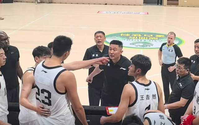 星空体育app下载-篮板第1！盖帽第1！杜锋弃徒强势逆袭，堪称励志哥，获郭士强认可
