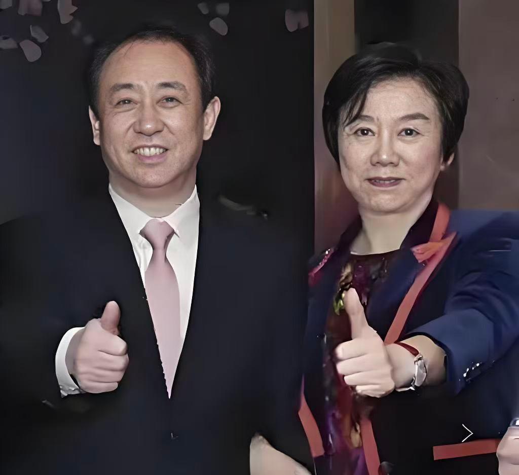 星空体育官方网站-大瓜！许家印昔日恒大奢靡细节流出，丁玉梅海外包养30岁白人小伙